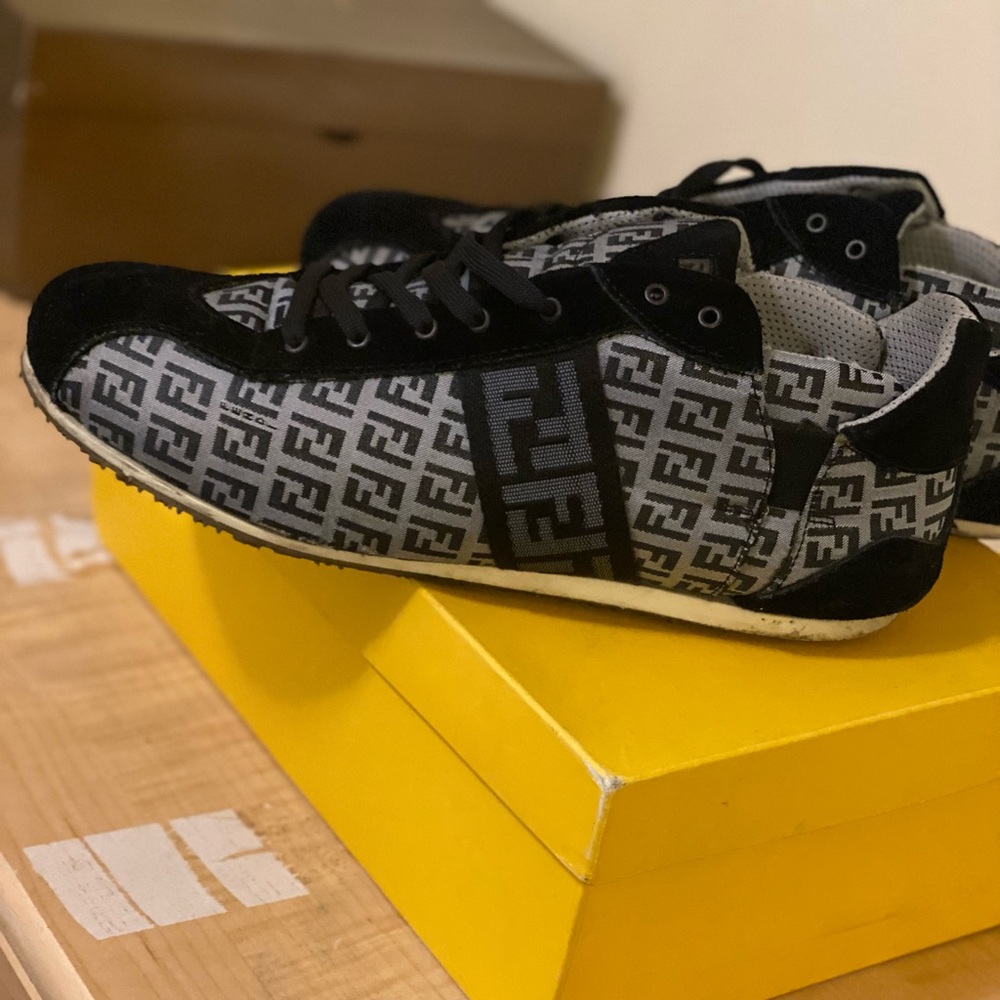 Fendi Men’s sneakers size 41 good condition 100% Authentic